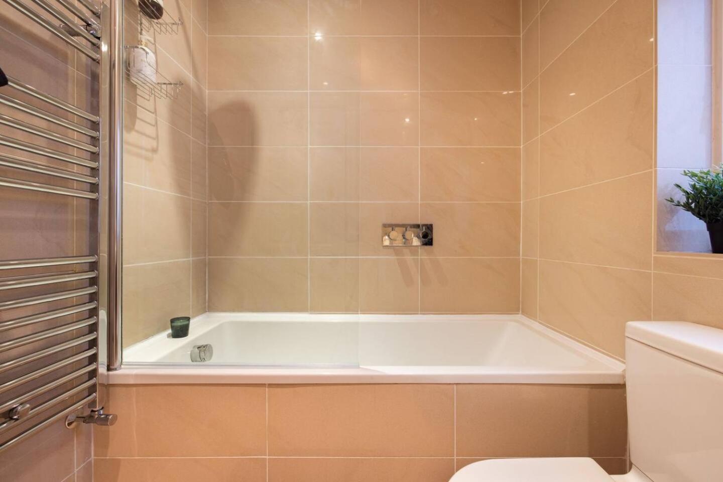 Ferienwohnung Niru Experience Hidden Gem In Chelsea 2Bd 2Ba London Exterior foto
